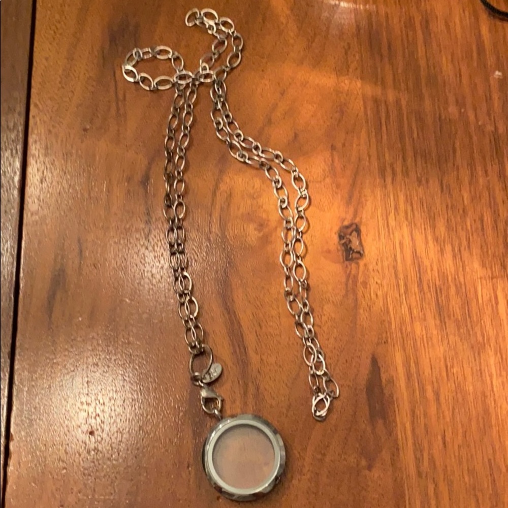 Origami owl silver locket with 16in chain